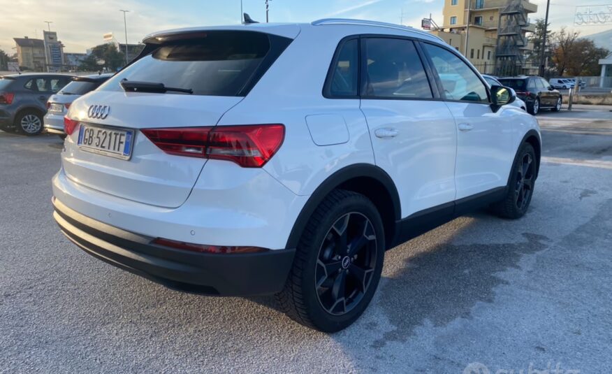Audi Q3 35 TDI S tronic Business