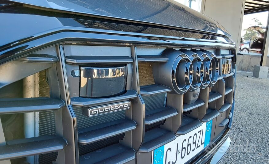 Audi Q8 55 TFSI e quattro Tiptronic Sport