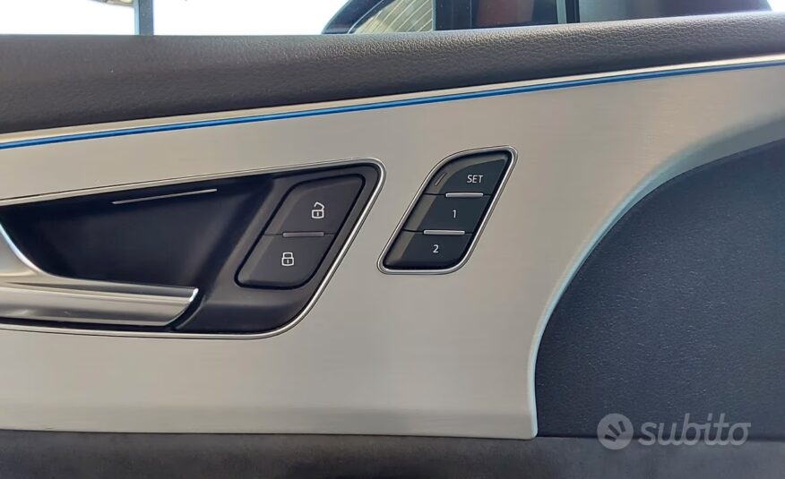 Audi Q8 55 TFSI e quattro Tiptronic Sport