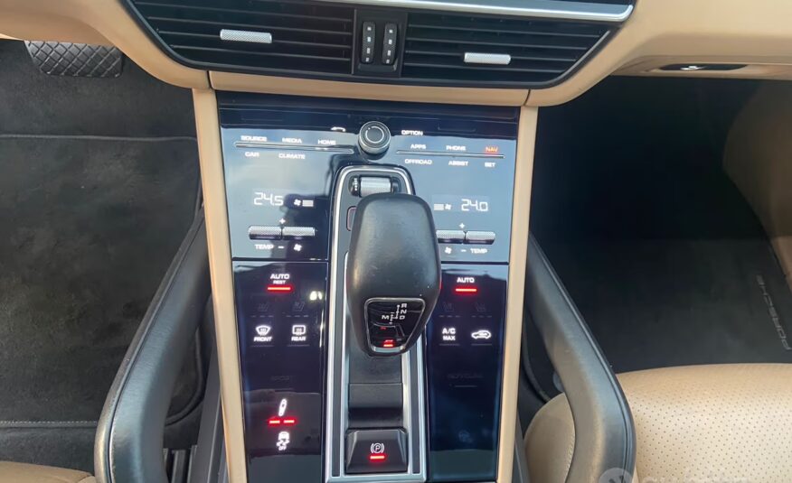 Porsche Cayenne 3.0 V6 “UNIPROPRIETARIO”
