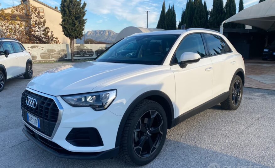 Audi Q3 35 TDI S tronic Business