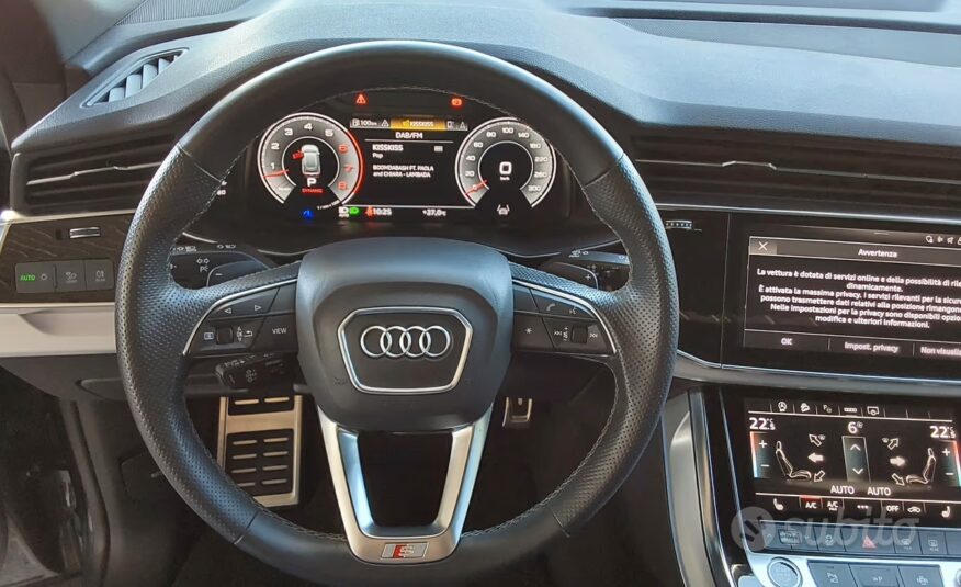 Audi Q8 55 TFSI e quattro Tiptronic Sport