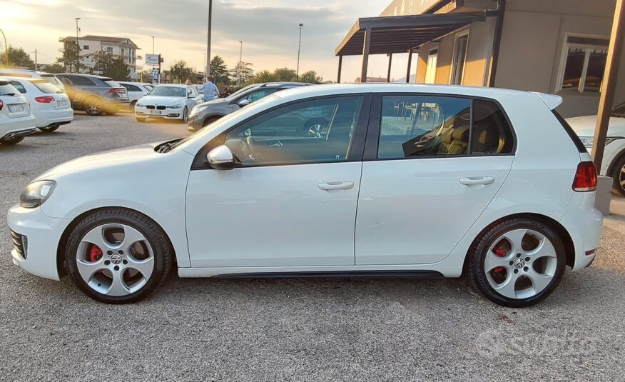 Volkswagen Golf 2.0 TSI DSG 5p. GTI