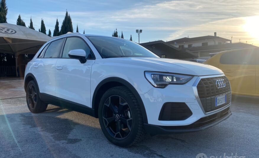 Audi Q3 35 TDI S tronic Business