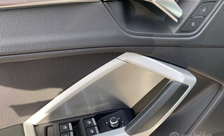 Audi Q3 35 TDI S tronic Business