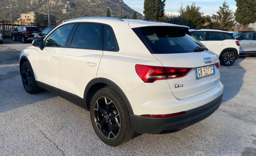 Audi Q3 35 TDI S tronic Business