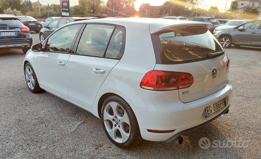 Volkswagen Golf 2.0 TSI DSG 5p. GTI