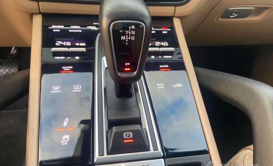Porsche Cayenne 3.0 V6 “UNIPROPRIETARIO”