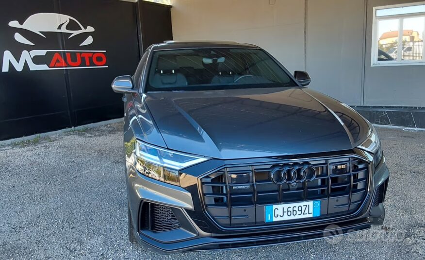 Audi Q8 55 TFSI e quattro Tiptronic Sport