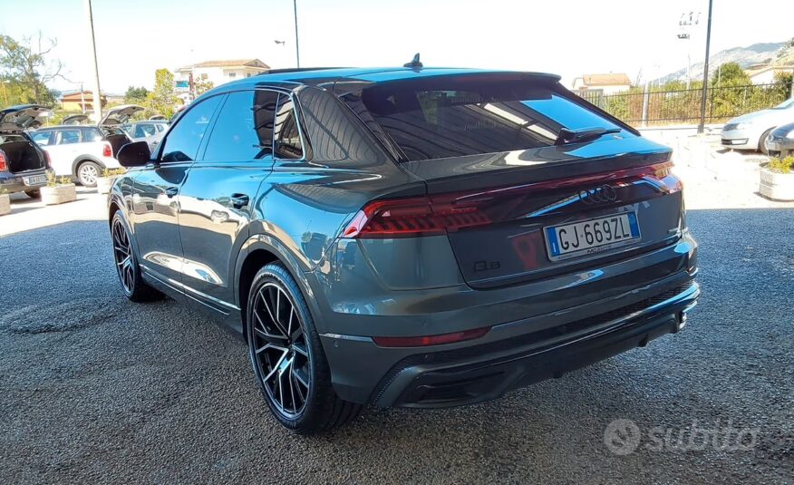 Audi Q8 55 TFSI e quattro Tiptronic Sport