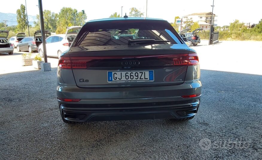 Audi Q8 55 TFSI e quattro Tiptronic Sport