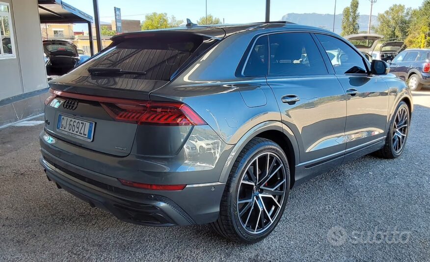 Audi Q8 55 TFSI e quattro Tiptronic Sport