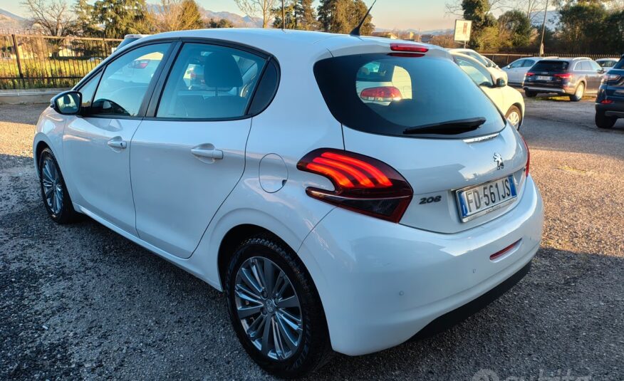 Peugeot 208 BlueHDi 75 5 porte Allure