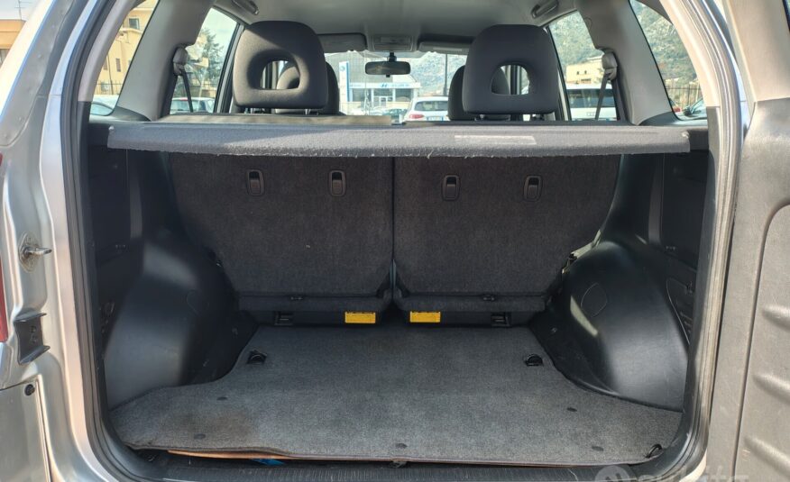 Toyota RAV 4 2.0 16V cat 5 porte Sol