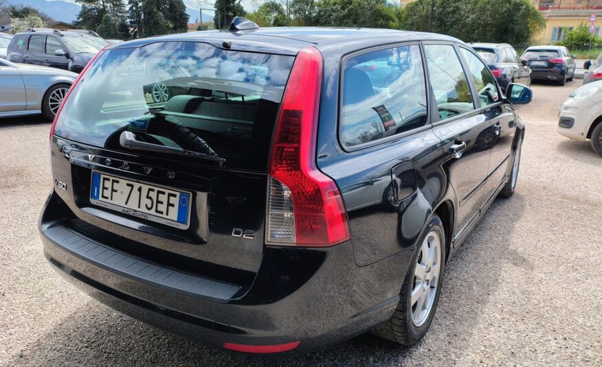 Volvo V50 D4 R-design