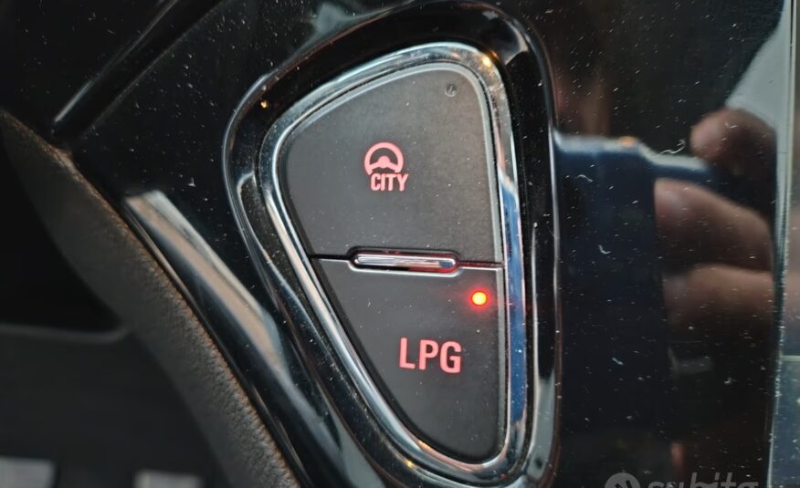 Opel Corsa 1.4 90CV GPL Tech 5 porte 120° Anniversario