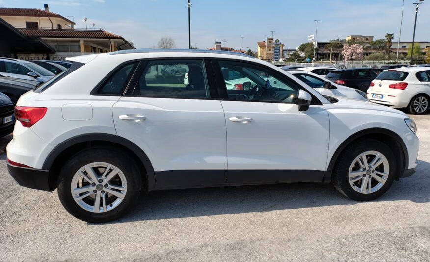 Audi Q3 35 TDI S tronic Business Advanced
