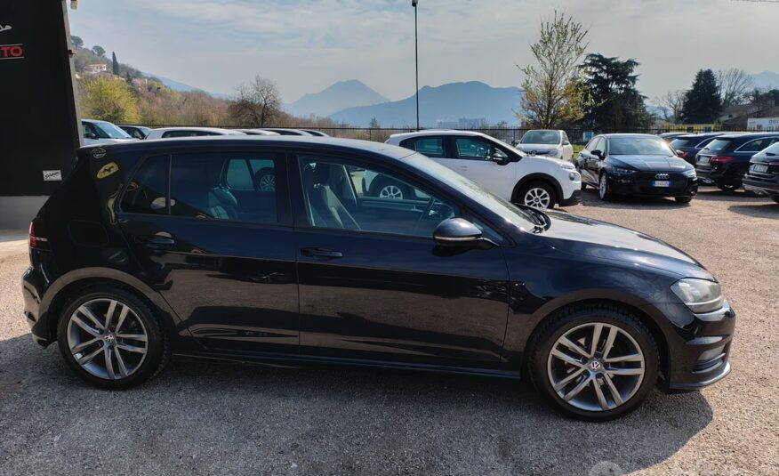 Volkswagen Golf 1.6 TDI 5p. RLINE EDITION