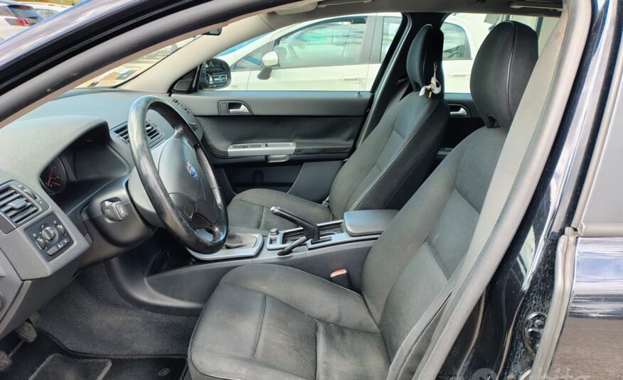 Volvo V50 D4 R-design