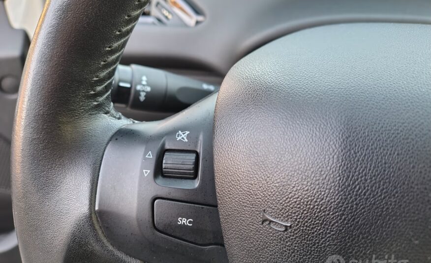 Peugeot 208 BlueHDi 75 5 porte Allure