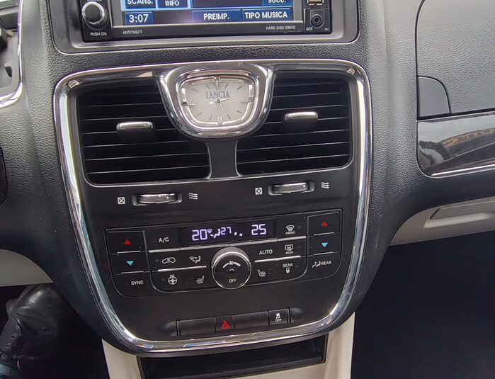 Lancia Voyager 2.8 Turbodiesel Platinum