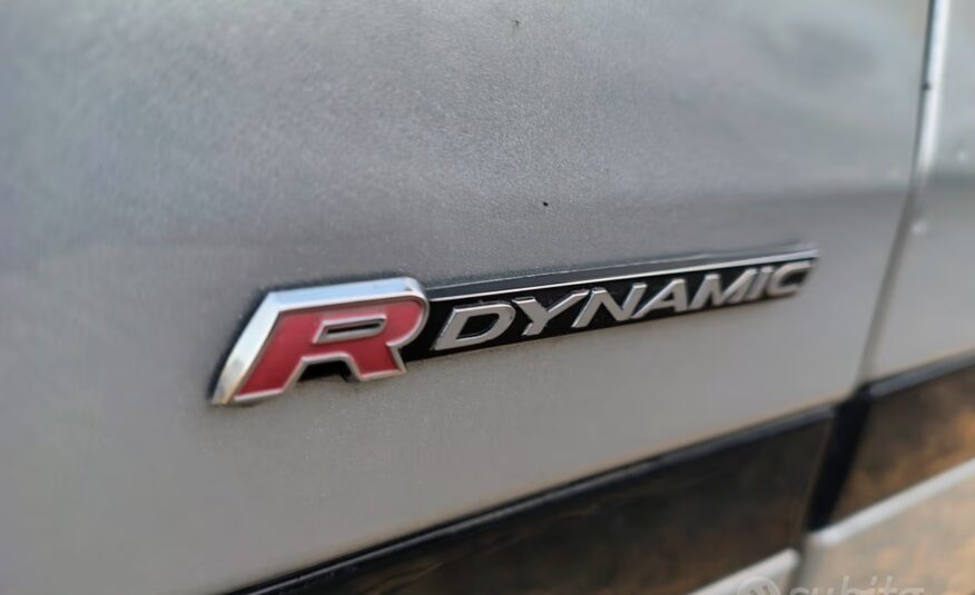 Land Rover Range Rover Velar 2.0D I4 240 CV R-Dyna