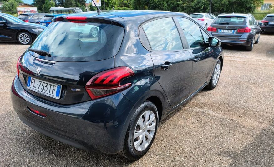 Peugeot 208 PureTech 82 5 porte Allure