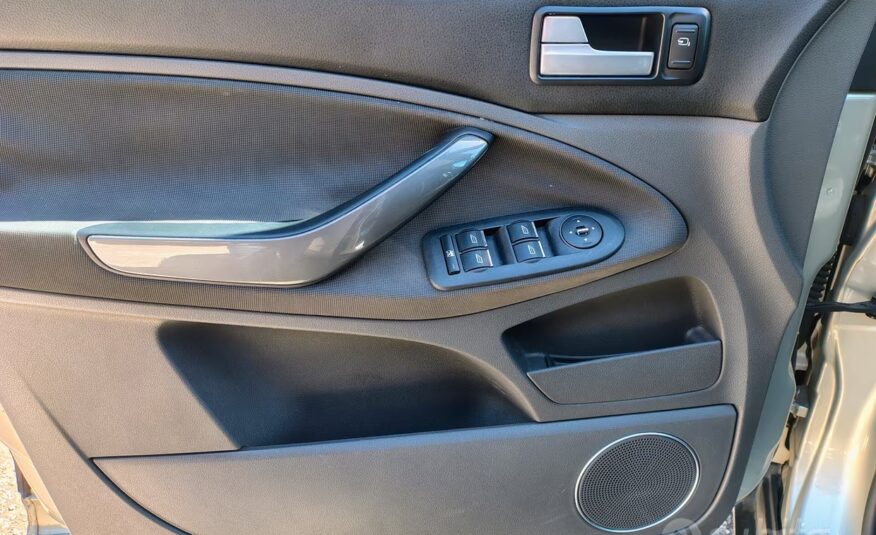 Ford Kuga 2.0 TDCi 136 CV 4WD Titanium DPF