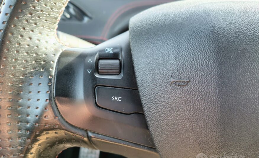 Peugeot 208 1.6 THP 200 CV 3 porte GTi