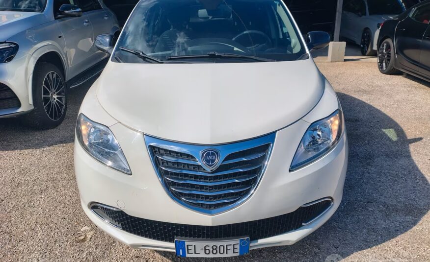 Lancia Ypsilon 1.2 69 CV 5 porte S&S Platinum