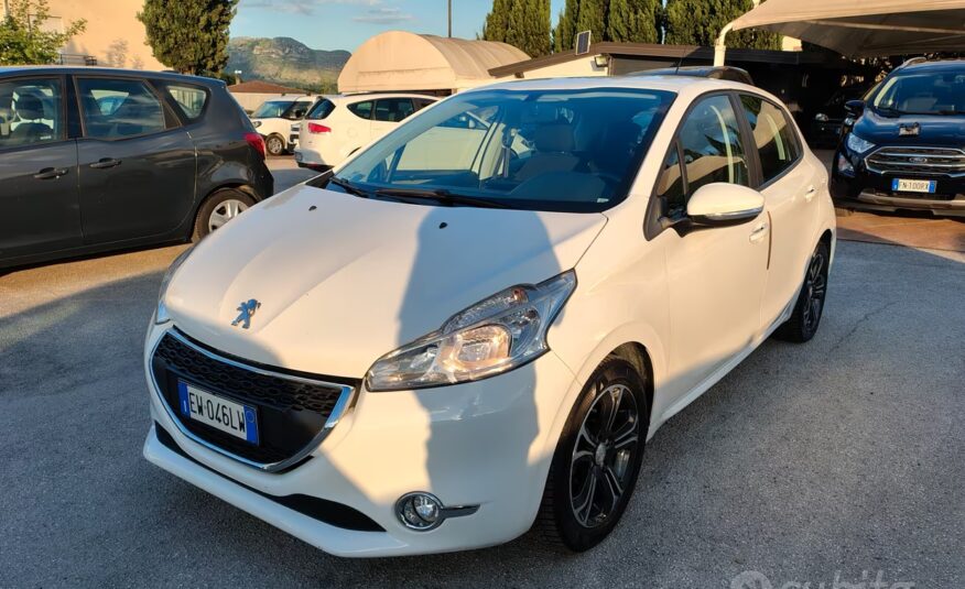 Peugeot 208 PureTech 82 5 porte Allure