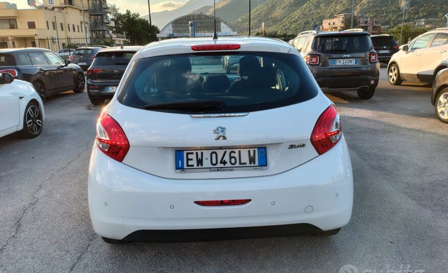 Peugeot 208 PureTech 82 5 porte Allure