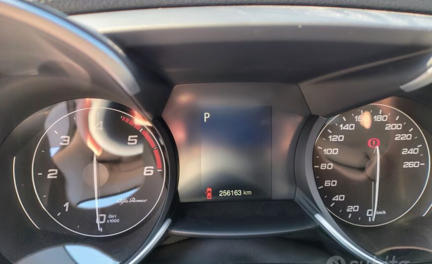 Alfa Romeo Giulia 2.2 Turbodiesel 136 CV Business