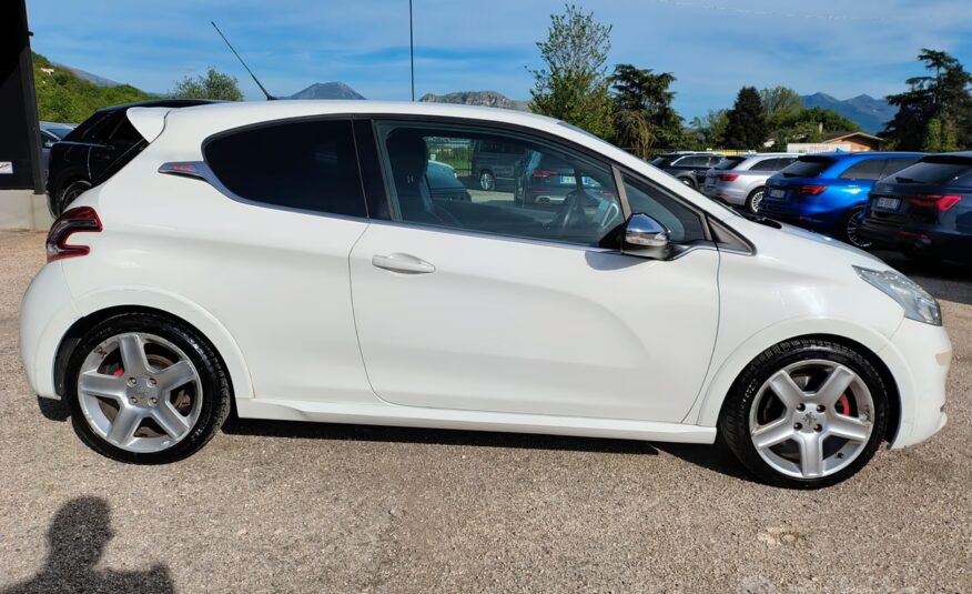 Peugeot 208 1.6 THP 200 CV 3 porte GTi
