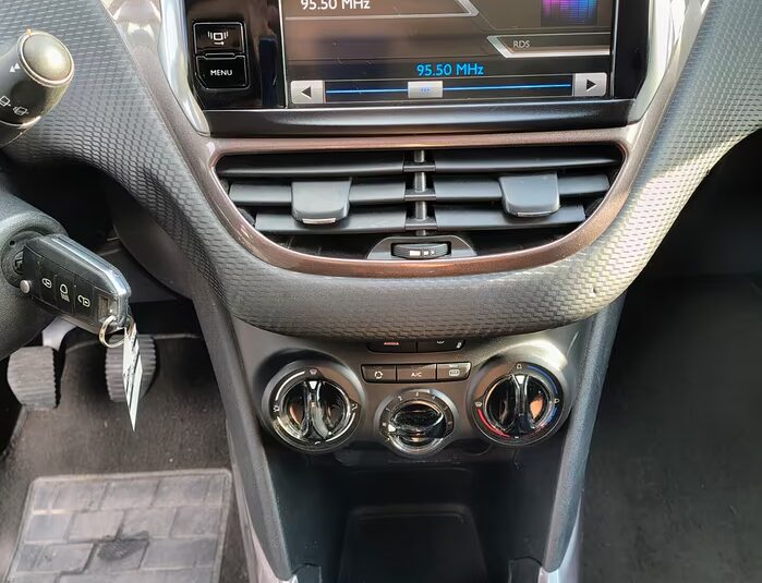 Peugeot 2008 1.2 VTi 82CV Allure