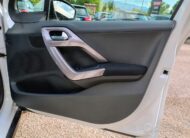 Peugeot 2008 1.2 VTi 82CV Allure