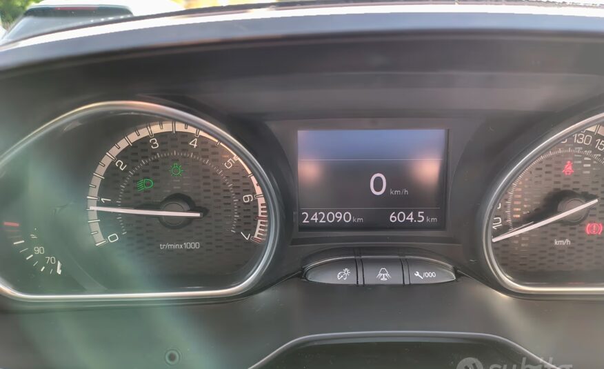 Peugeot 208 1.6 THP 200 CV 3 porte GTi