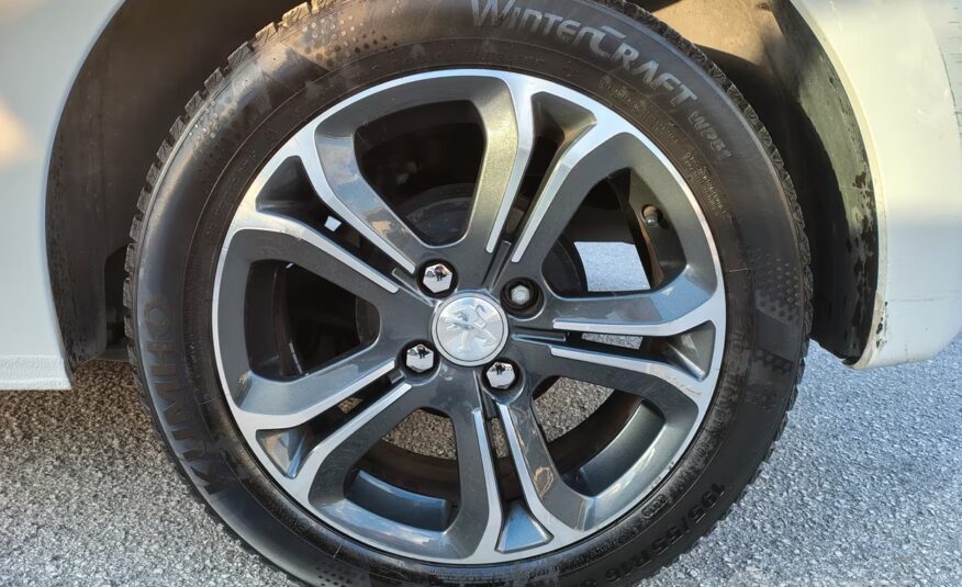 Peugeot 208 PureTech 82 5 porte Allure