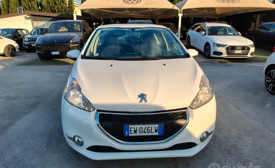 Peugeot 208 PureTech 82 5 porte Allure