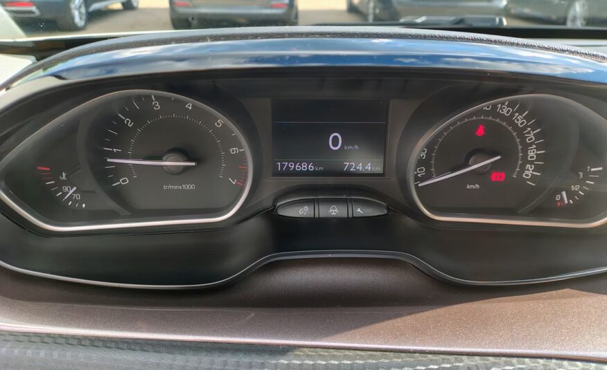 Peugeot 2008 1.2 VTi 82CV Allure