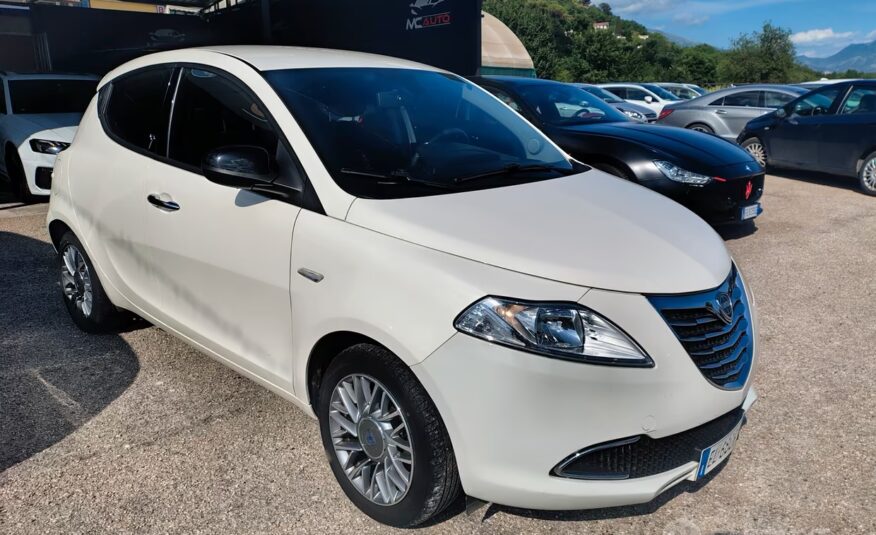 Lancia Ypsilon 1.2 69 CV 5 porte S&S Platinum
