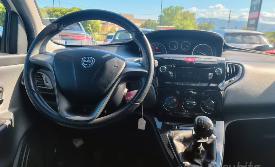 Lancia Ypsilon 1.2 69 CV 5 porte S&S Platinum