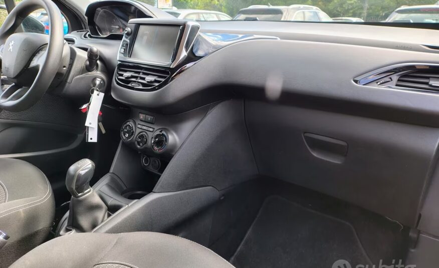 Peugeot 208 PureTech 82 5 porte Allure