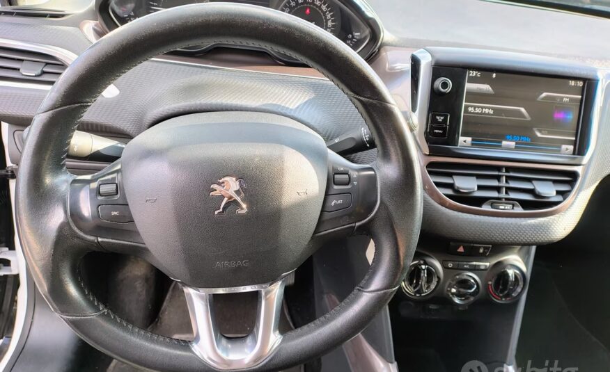Peugeot 2008 1.2 VTi 82CV Allure