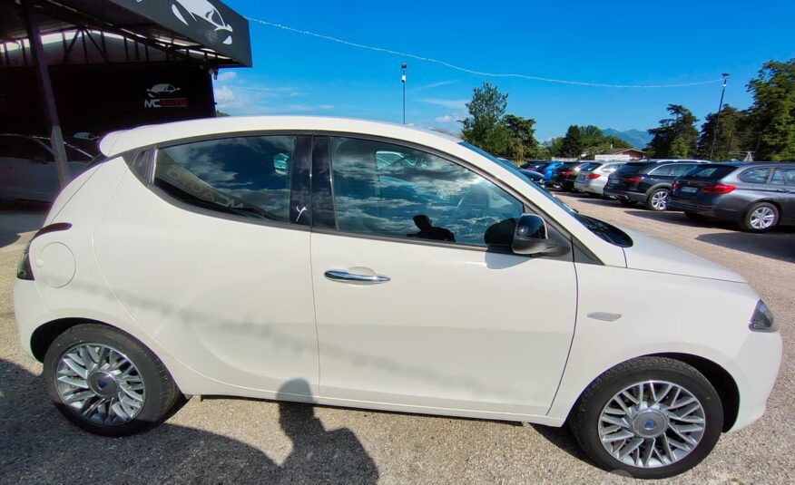 Lancia Ypsilon 1.2 69 CV 5 porte S&S Platinum
