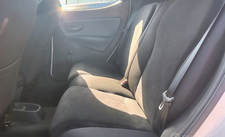 Lancia Ypsilon 1.2 69 CV 5 porte S&S Platinum