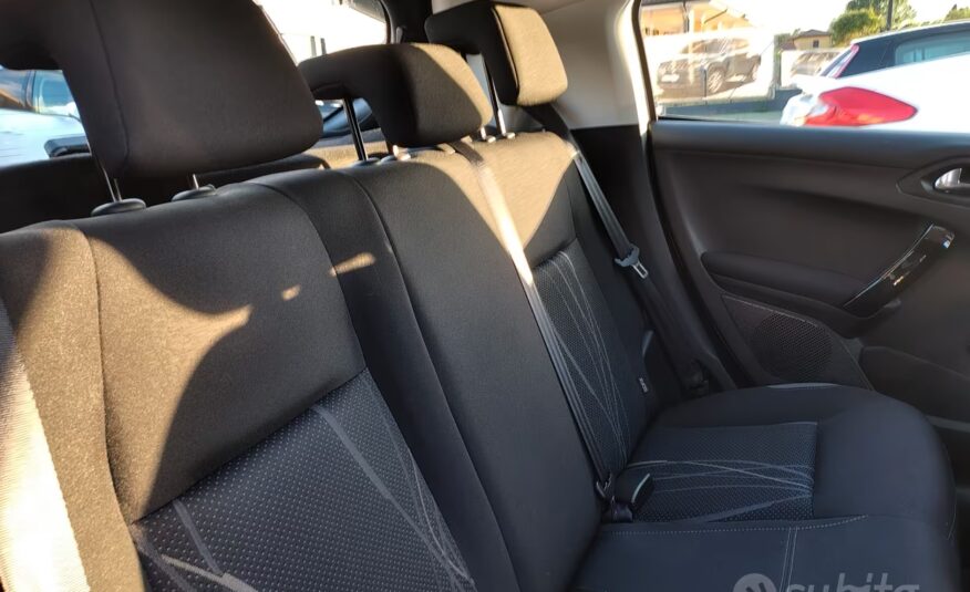 Peugeot 208 PureTech 82 5 porte Allure