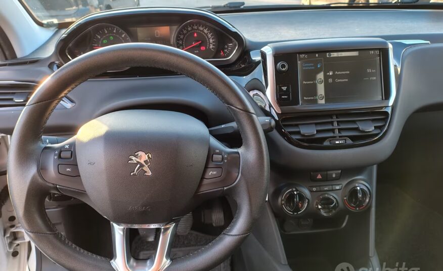 Peugeot 208 PureTech 82 5 porte Allure