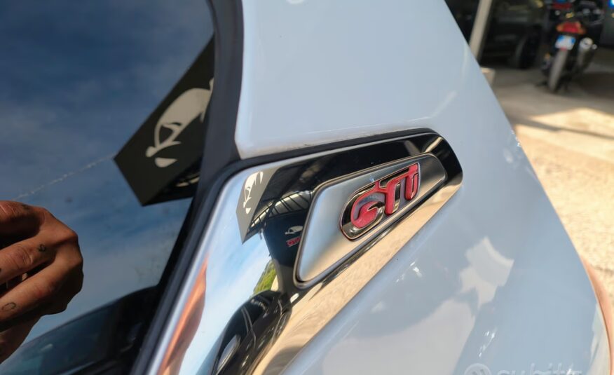 Peugeot 208 1.6 THP 200 CV 3 porte GTi