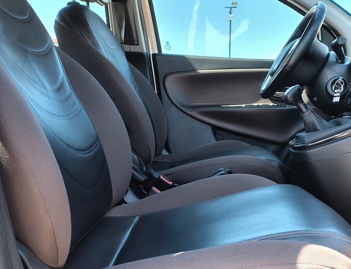 Lancia Ypsilon 1.3 MJT 16V 95 CV 5 porte S&S Plati